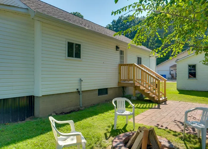 'Wishin & Fishin' Walkable Erie Home By The Beach!